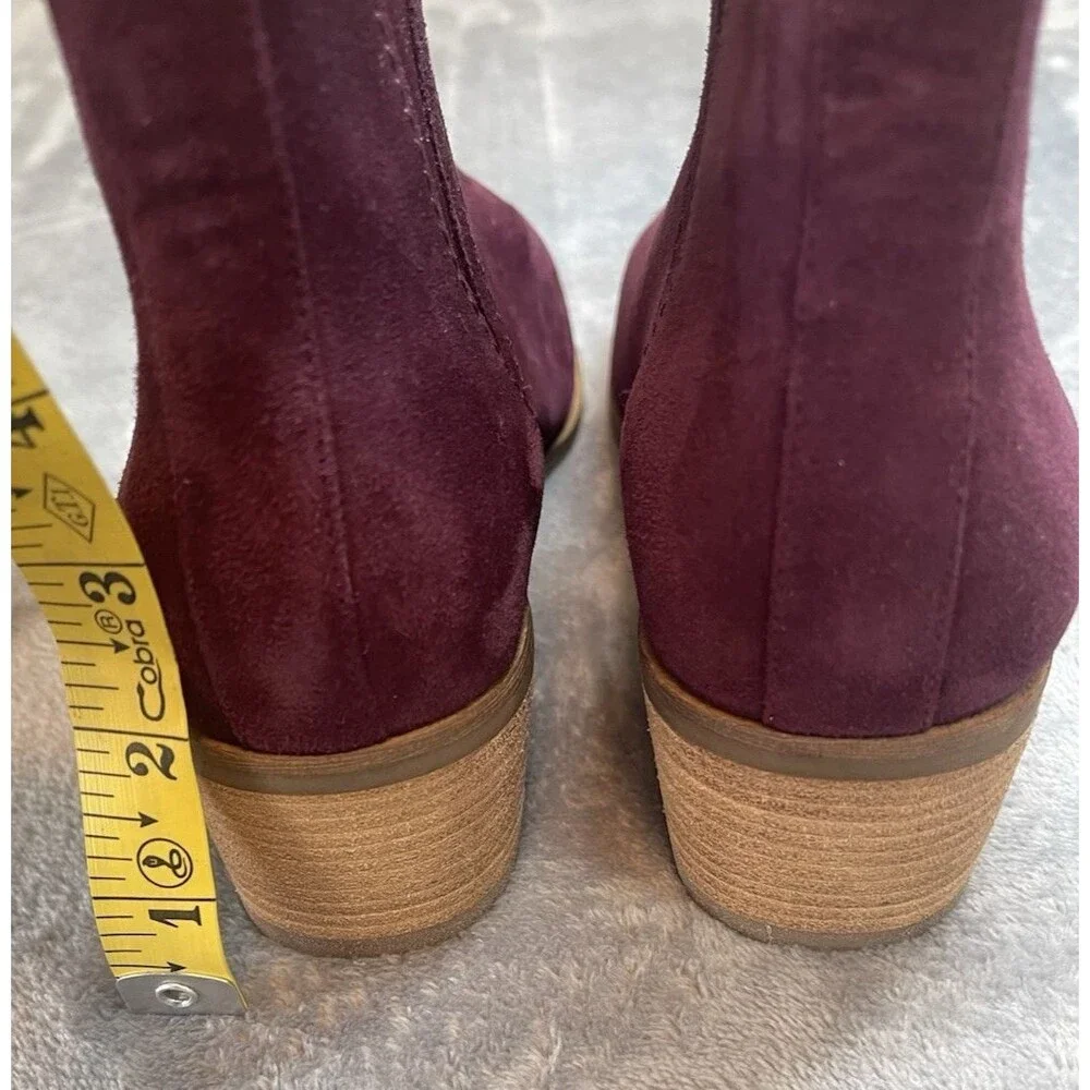 Cole Haan NWOB womens soft plum suede ankle boots 2 in. heels size 7.5B elegant